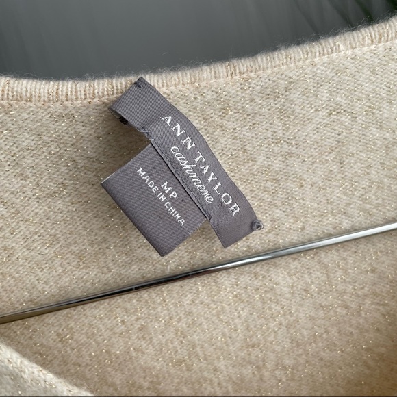 Ann Taylor Cashmere V Neck Sweater Medium Petite - Picture 4 of 6